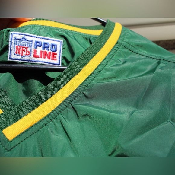 Green Bay Packer NFL Pro Line Windbreaker - Picture 10 of 11